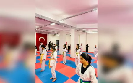 Van Büyükşehir Belediyespor Taekwondo Sporcuları Kuşak Atlama Heyecanı Yaşadı