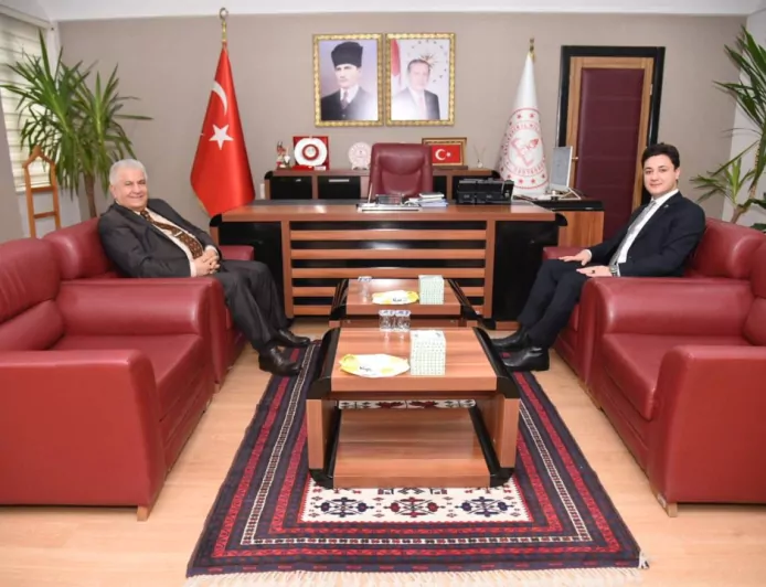 Kaymakam Adayı Uğur Çiftçi'den İl Millî Eğitim Müdürü Selehattin Kal’a Hayırlı Olsun Ziyareti