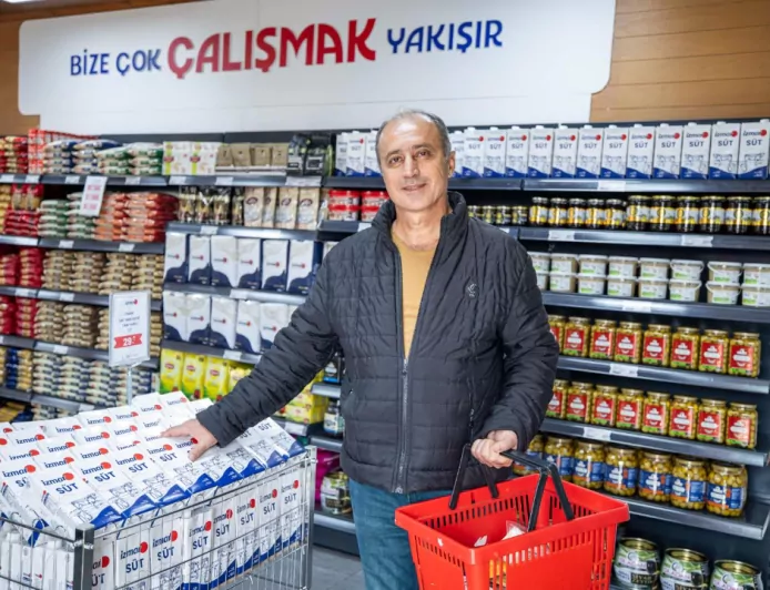 İZMAR Süt Artık Uşak'ta da Halkla Buluşuyor