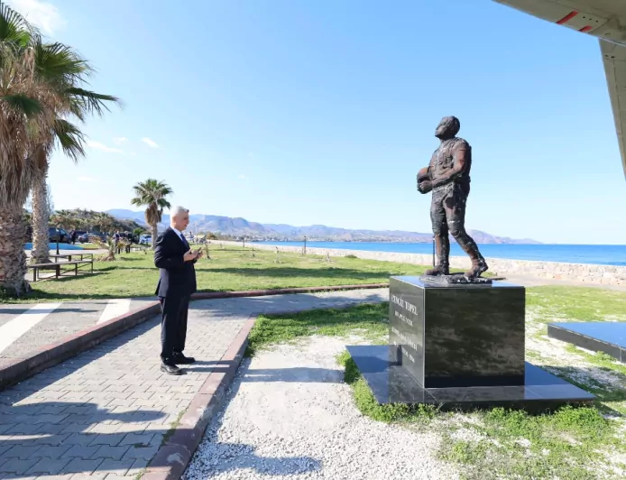 Ticaret Bakanlığı Heyetinden Cengiz Topel Anıtı’na Anlamlı Ziyaret