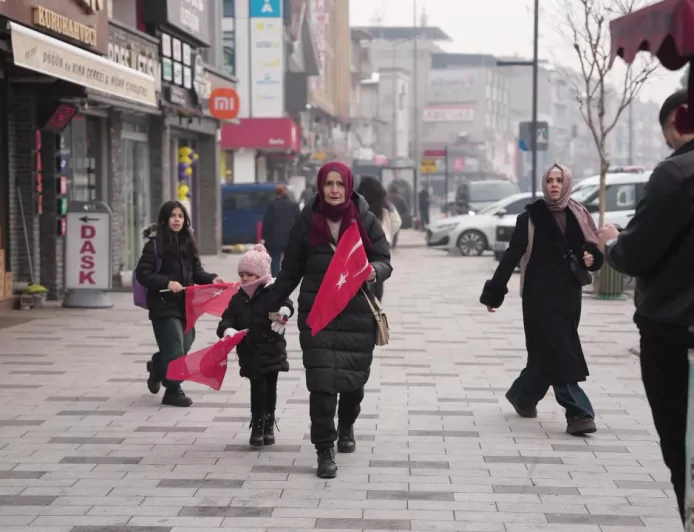 Başkan Faruk Özlü’den Kamışlı’daki Bayrak Saldırısına Sert Tepki