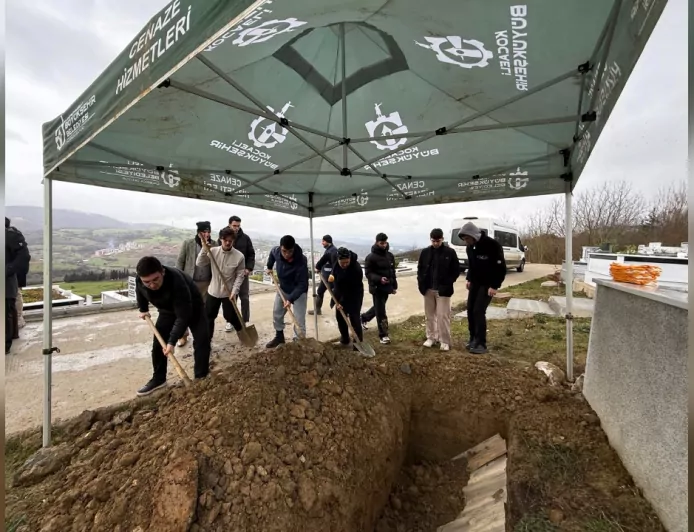 Kocaeli Büyükşehir’den Hem Cenaze Hizmeti Hem Eğitim Desteği