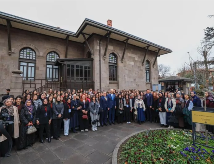 Meclis Başkanı Kurtulmuş ve Bakan Bak, Diplomat Akademi Kampı’nda Gençlerle Buluştu