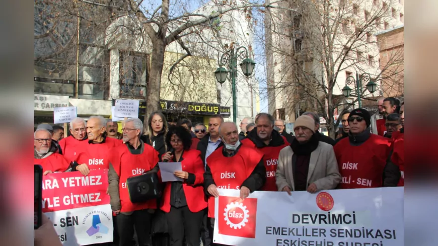 DİSK Emekli-Sen Eskişehir Şube Başkanı Hatice Kılıç: “Emekliye Sadaka Değil, Hakkı Verilsin!”