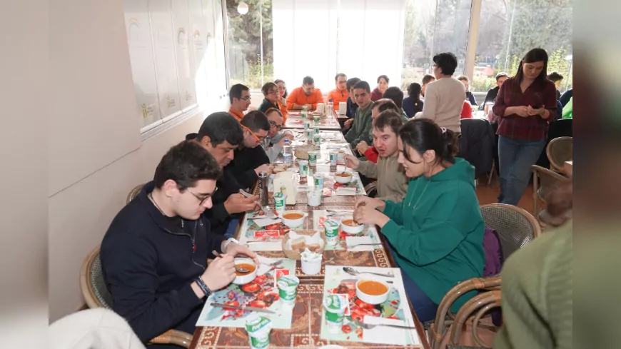 Özel Bireyler Yeni Yılı Gökkuşağı Kafe’de Kutladı