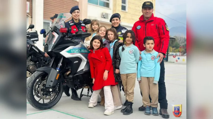 JAK Timlerinden Öğrencilere Deprem ve Doğal Afet Farkındalık Eğitimi