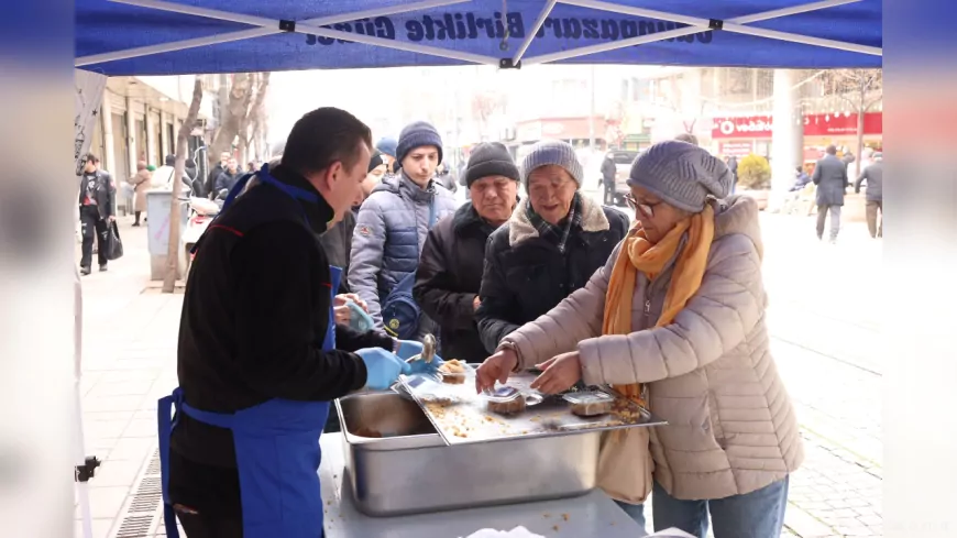 Odunpazarı Belediyesi’nden Miraç Kandili’nde Helva İkramı
