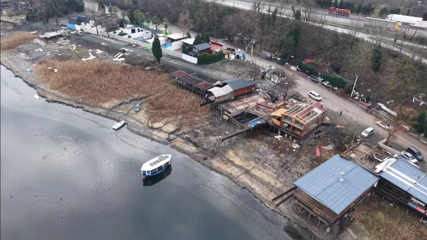 Sapanca Gölü’nde Kaçak Yapılar Kaldırılıyor