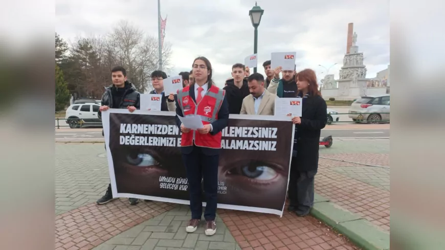 Halk-Lis Eskişehir İl Başkanı Ülgünalp: Cumhuriyet’i Karnelerden Silemezsiniz