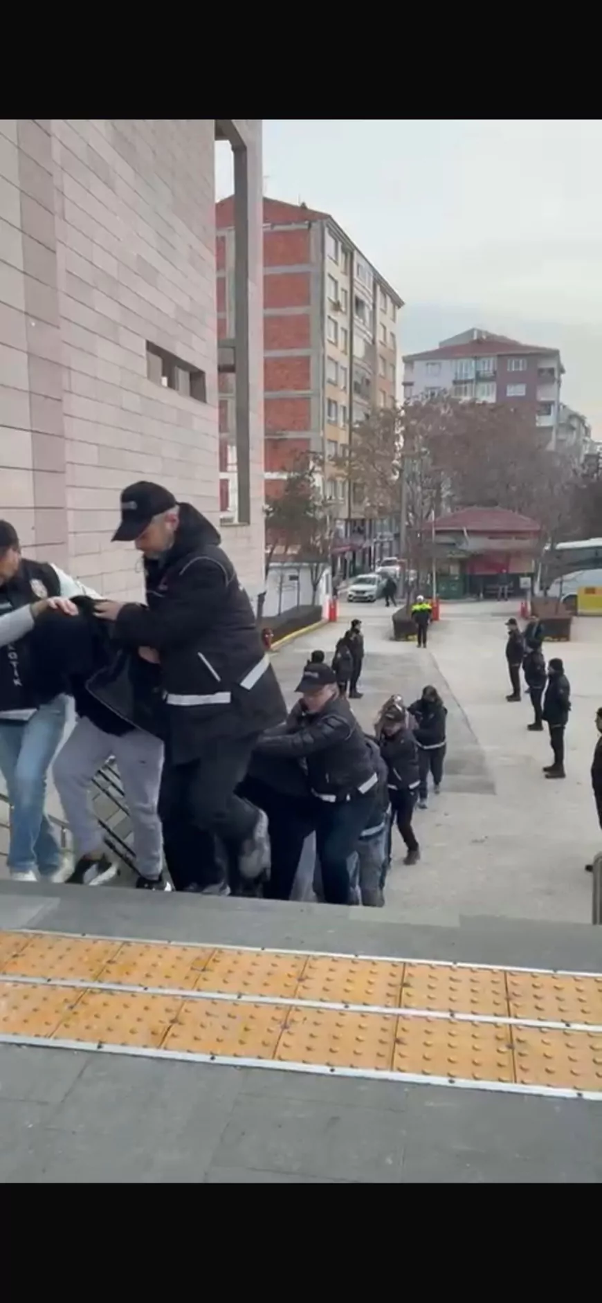 Eskişehir’de Uyuşturucu Operasyonu: 7 Tutuklama