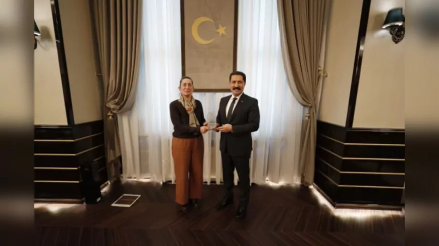 Vali Mustafa Masatlı, “Yaşayan İnsan Hazinesi” Emel Duman’ı Tebrik Etti