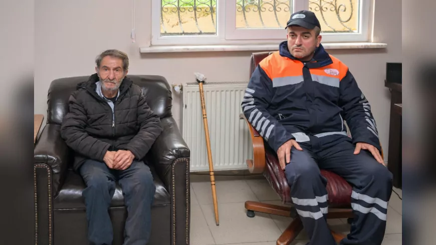 Esenyurt’ta Örnek Davranış: Belediye Personeli Bulduğu Parayı Sahibine Teslim Etti