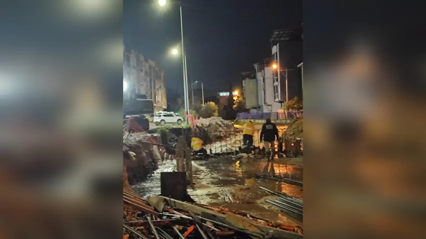 İzmir'de Sağanak Hayatı Felç Etti