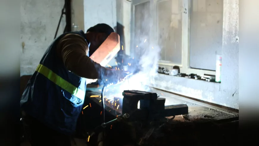 Van Büyükşehir Belediyesi’nin İş Makineleri Kendi Ustalarına Emanet