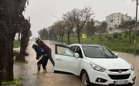 İzmir’de Zabıta Ekiplerinden İnsanlık Dersi