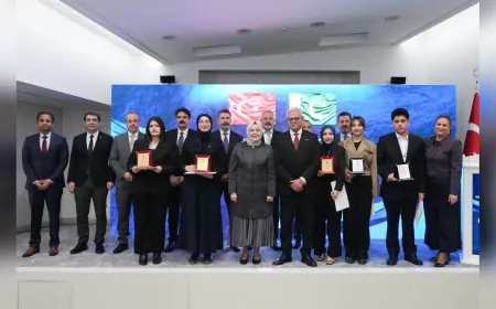 “Cinnah Genç Yazarlar Kompozisyon Yarışması”nda Genç Kalemler Ödüllerine Kavuştu