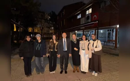 Utku Çakırözer: Deprem Dayanışmasını Büyütmeye Devam Etmeliyiz