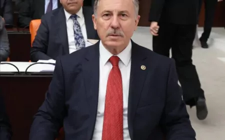 YENİYOL PARTİSİ GRUP BAŞKANVEKİLİ DOÇ. DR. SELÇUK ÖZDAĞ: “BOĞAZ KÖPRÜLERİ VE OTOYOLLAR İÇİN KAPSAMLI BİR ÖZELLEŞTİRME HAZIRLIĞI YAPILIYOR”