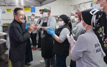 BAŞKAN ATAÇ: “BU RAMAZANDA DA KİMSE YALNIZ DEĞİL”