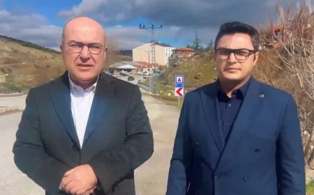 CHP İçişleri Politika Kurulu Başkanı Murat Bakan: “Hakkari İl Emniyet Müdürü’nün açığa alınması lazım hayatını kaybeden Başkomiserin ailesine taziye ziyaretinde bulundu”