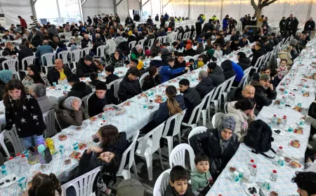 Gebze Kent Meydanı’nda Ramazan’ın İlk Sofrası Kuruldu