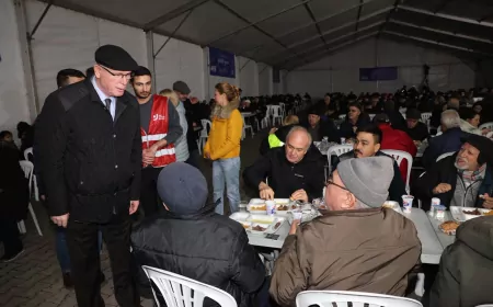 Başkan Kurt Ramazan’ın İlk İftarında Büyükdere’de Vatandaşlarla Buluştu