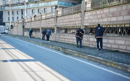 Belediye Ekipleri Şehri Güzelleştirmek İçin Sahada