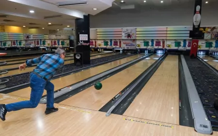Bilgievleri Ve Saygınlar Bowling Pistinde Buluştu
