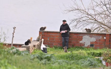 Başkan Bozbey’den Yaren Leylek Ve Adem Amca’ya Ziyaret