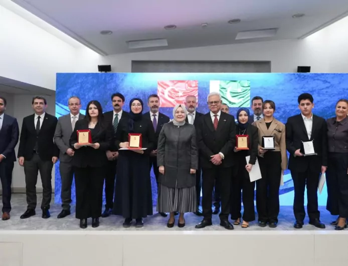 “Cinnah Genç Yazarlar Kompozisyon Yarışması”nda Genç Kalemler Ödüllerine Kavuştu