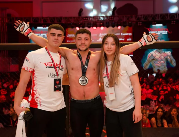 Eskişehirli Dövüşçü Doğan Kılıç, Vendetta Fight Nights 49’da Yunan Rakibini Mağlup Etti