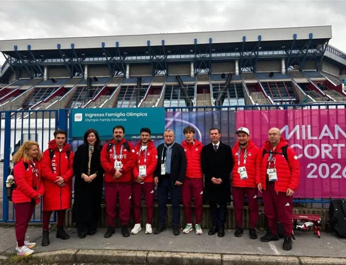 Bakan Osman Aşkın Bak’tan Olimpiyat Kafilesine Moral Ziyareti