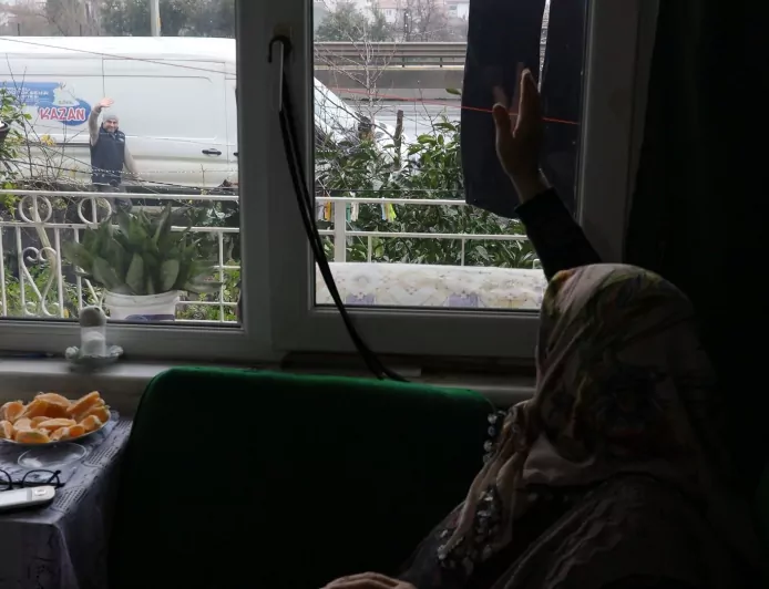 Fadime Teyze’ye Büyükşehir Eli: Yemeğim Geliyor, Yüzüm Gülüyor