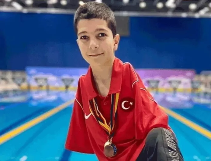 Şehir Koleji Öğrencisi Baran Doruk Şimşek’ten Paralimpik Yüzmede Türkiye Birinciliği