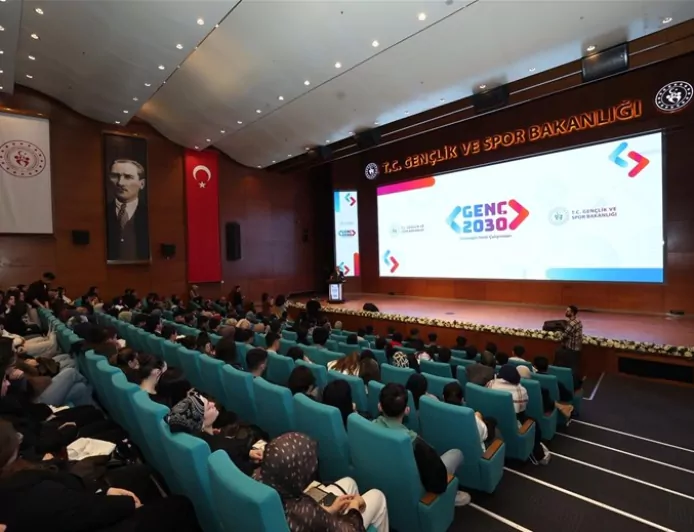 BAKAN BAK “GENÇ2030” PROJESİNİ TANITTI