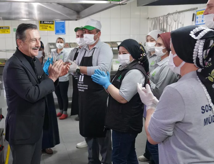 BAŞKAN ATAÇ: “BU RAMAZANDA DA KİMSE YALNIZ DEĞİL”