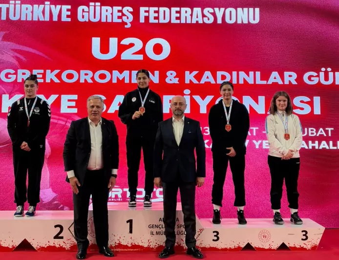 Nevşehir Belediyesi SK Güreşçilerinden Türkiye Dereceleri