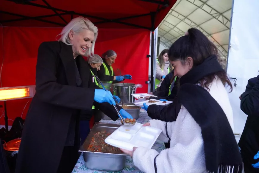 İftar Sofrasında Binlerce Kişi Buluşuyor