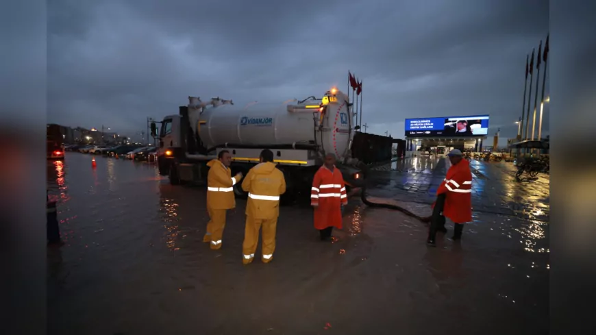 İzmir’de Kuvvetli Yağış ve Deniz Taşkınlarına Anında Müdahale