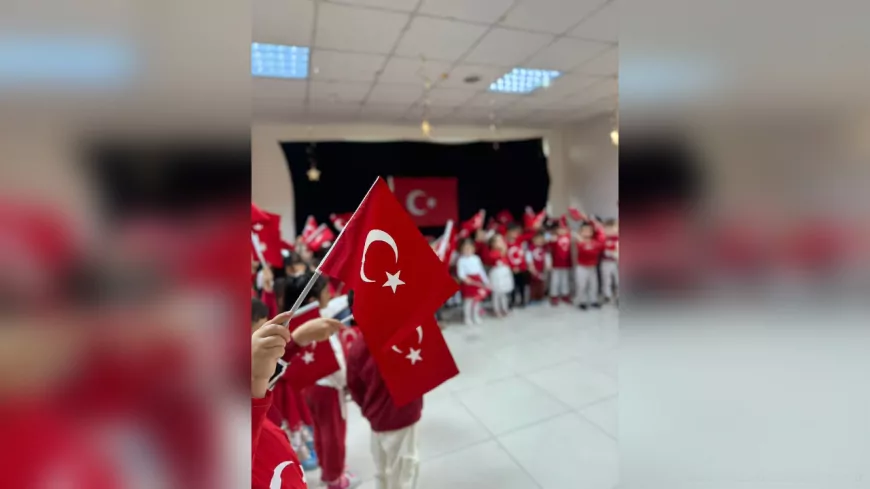 Pursaklar’da Minik Yürekler Bayrak Sevgisiyle Büyüyor