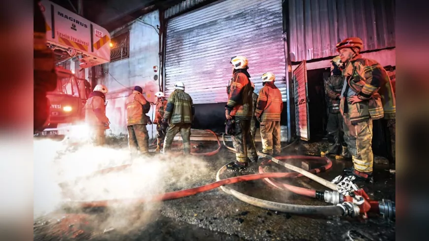 Buca'da Mobilya Atölyesinde Yangın Paniği
