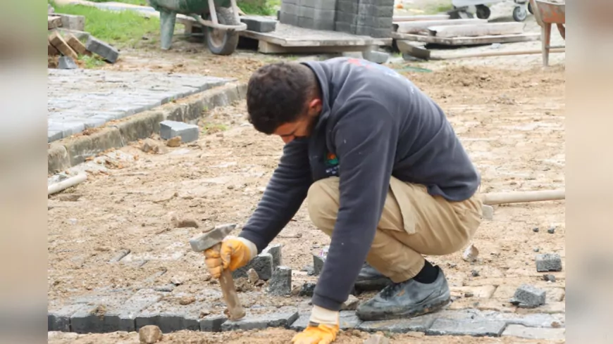 Yalova’da Parke Yol ve Kaldırımlar Yenileniyor