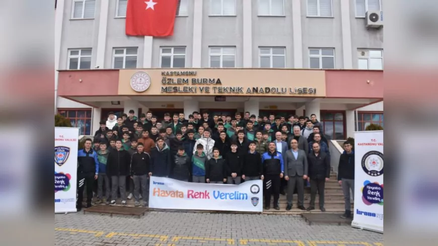Kastamonu Emniyeti’nden Öğrencilere “Akran Zorbalığı” Eğitimi