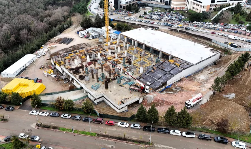 KOÜ Umuttepe Cami ve Otopark Projesi’nde İlk Kat Hizmete Girdi