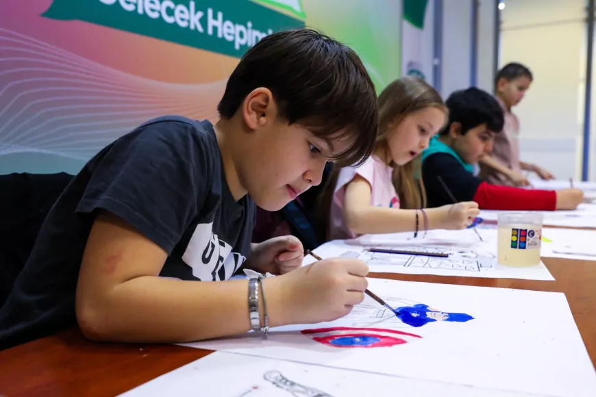 Bursa’da Çocuklar “Bir Günlüğüne Ressam” Oldu