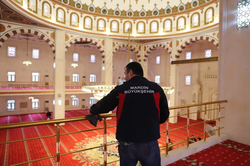 Mardin Büyükşehir Belediyesi’nden Ramazan Öncesi İbadethanelerde Temizlik Çalışması