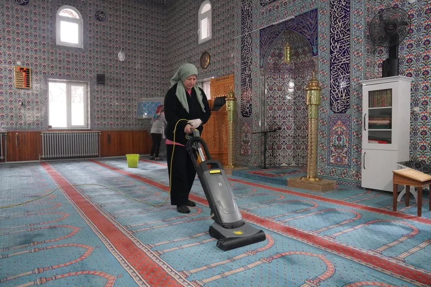 Tepebaşı Belediyesi’nden Ramazan Öncesi Camilerde Yoğun Temizlik