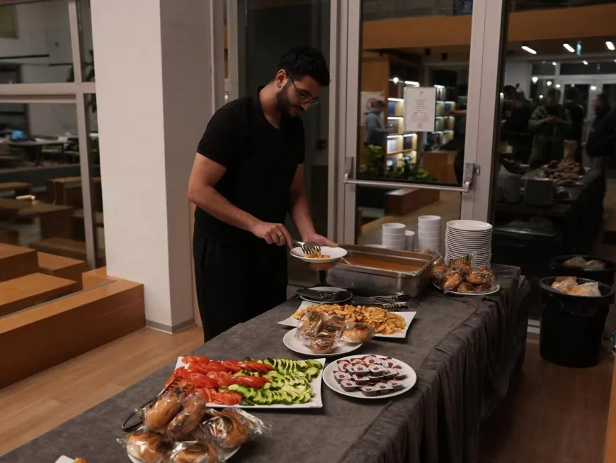 İLK SAHURDA GENÇLER YALNIZ BIRAKILMADI