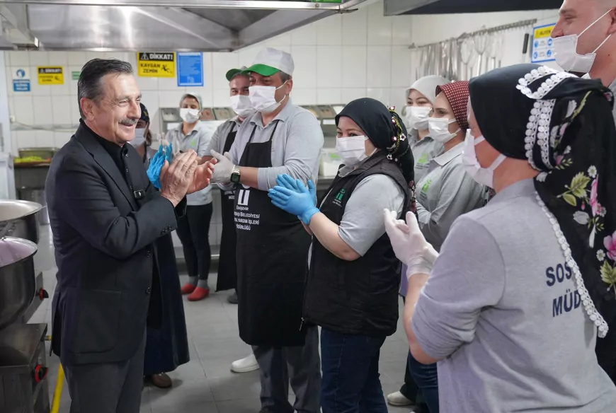 BAŞKAN ATAÇ: “BU RAMAZANDA DA KİMSE YALNIZ DEĞİL”