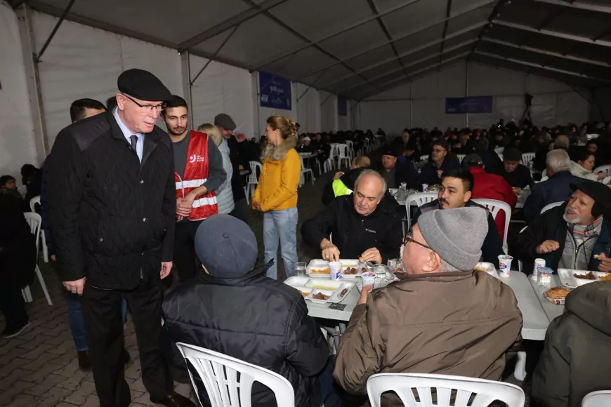 Başkan Kurt Ramazan’ın İlk İftarında Büyükdere’de Vatandaşlarla Buluştu